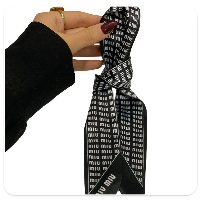 باندانا مدل miu miu